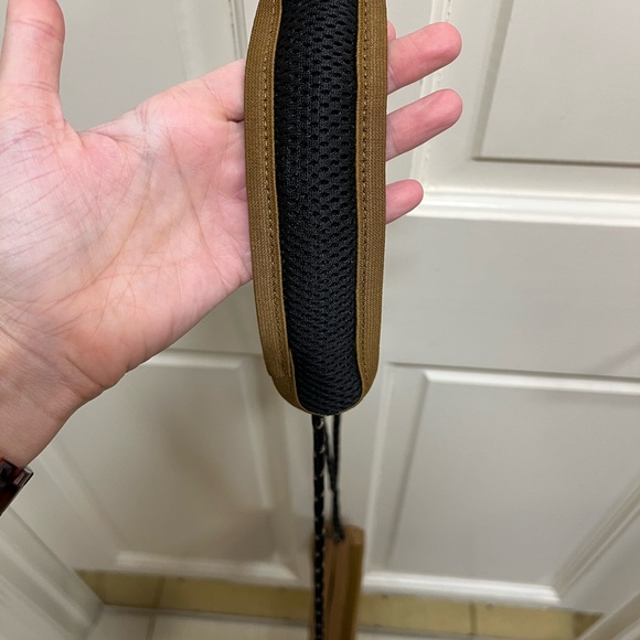 Lululemon patch logo crossbody - Bold beige - Picture 3 of 8